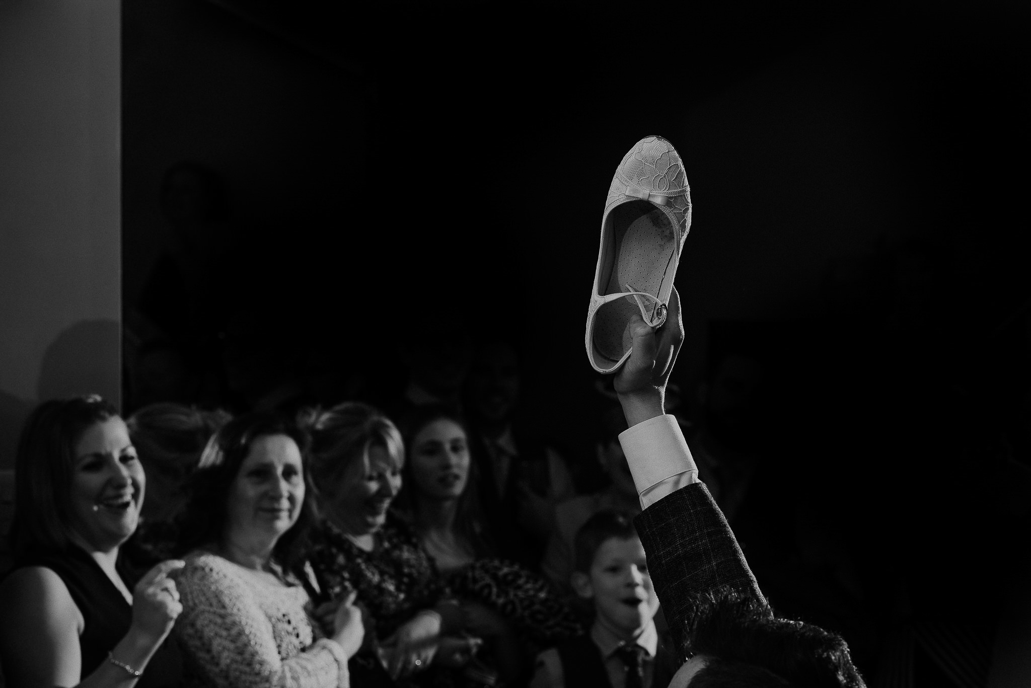 TREVVENA-BARNS-WEDDING-PHOTOGRAPHER-CORNWALL-DEVON-95.jpg