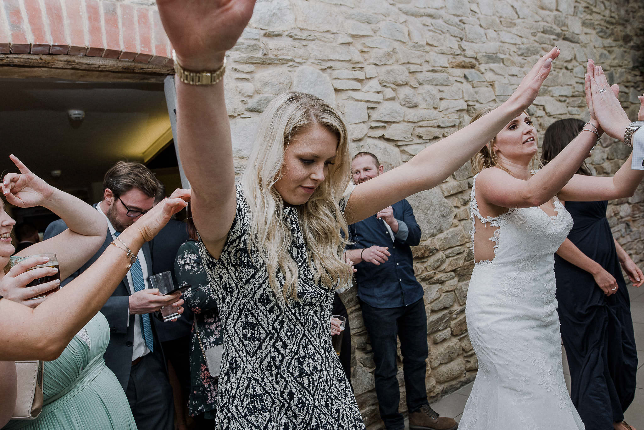 TREVVENA-BARNS-WEDDING-PHOTOGRAPHER-CORNWALL-DEVON-98.jpg
