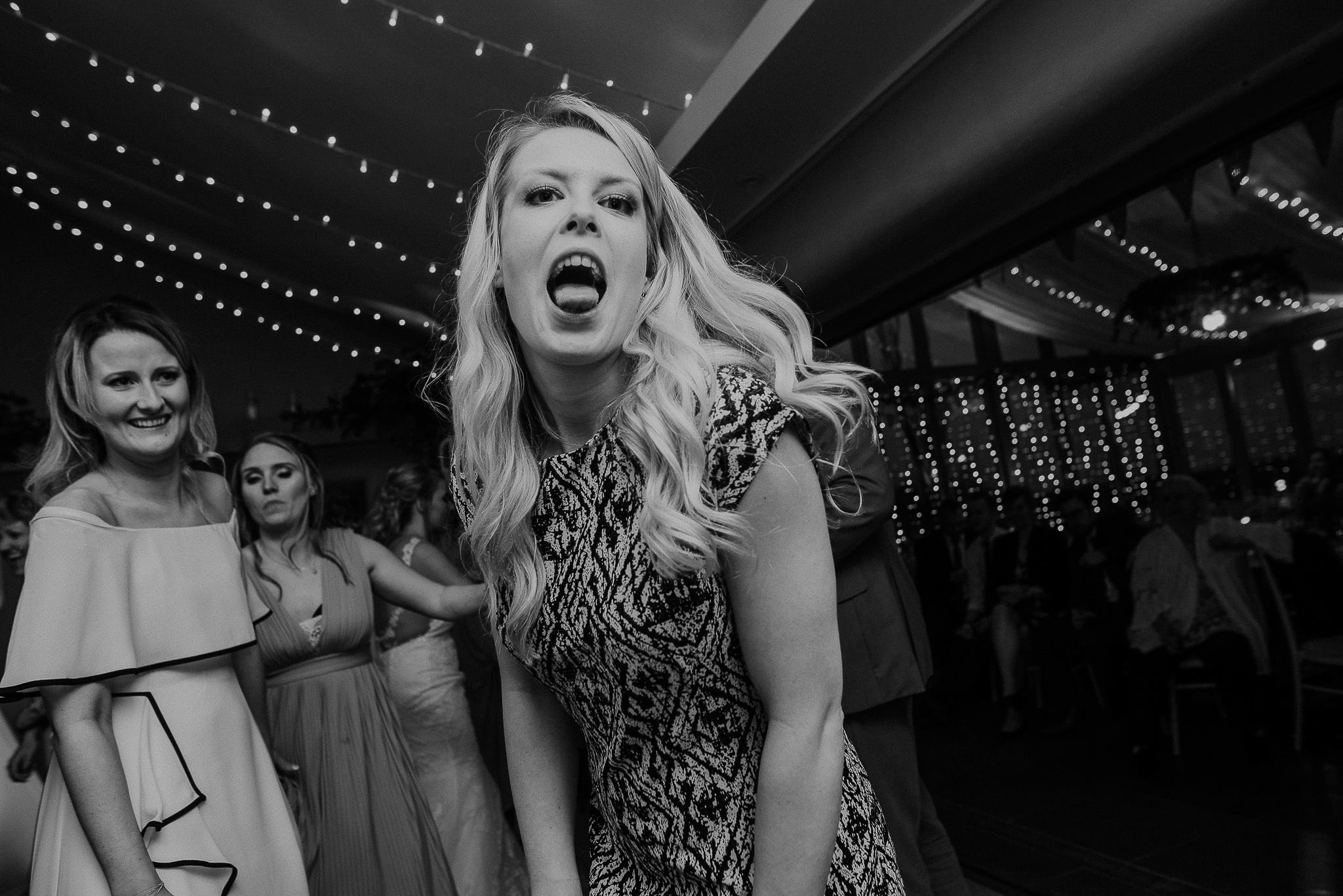 TREVVENA-BARNS-WEDDING-PHOTOGRAPHER-CORNWALL-DEVON-101.jpg