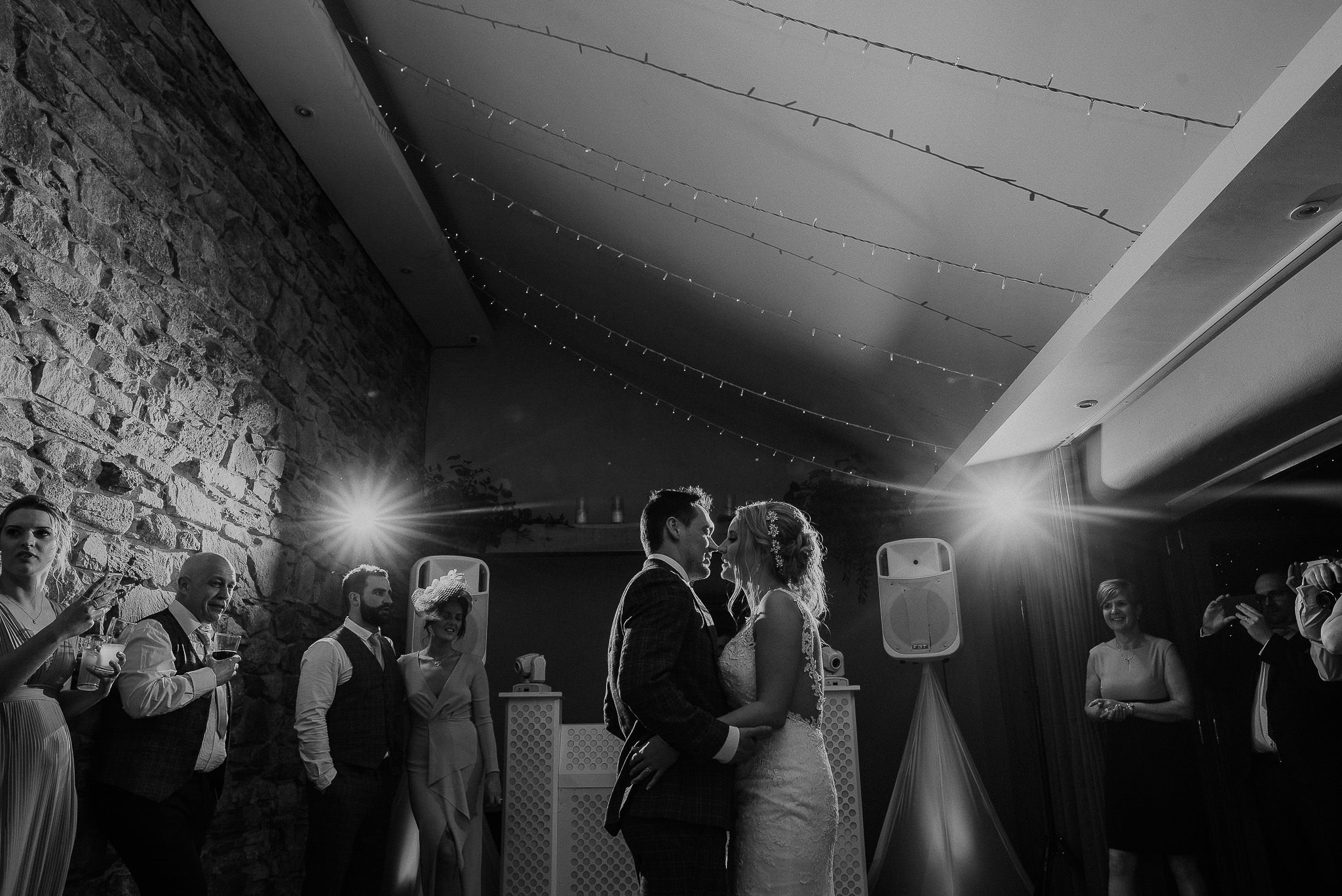 TREVVENA-BARNS-WEDDING-PHOTOGRAPHER-CORNWALL-DEVON-104.jpg