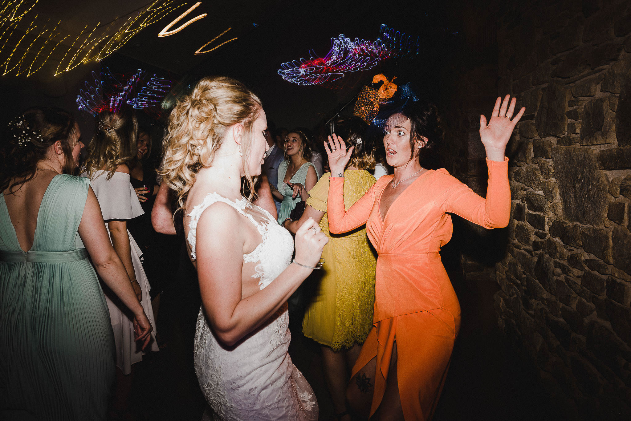 TREVVENA-BARNS-WEDDING-PHOTOGRAPHER-CORNWALL-DEVON-105.jpg