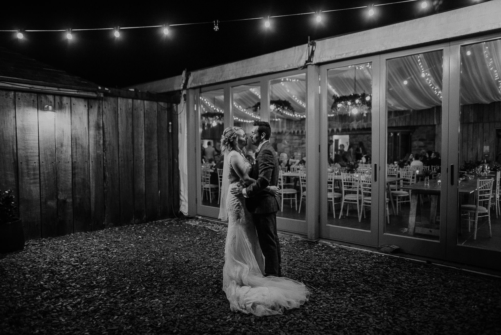 TREVVENA-BARNS-WEDDING-PHOTOGRAPHER-CORNWALL-DEVON-109.jpg