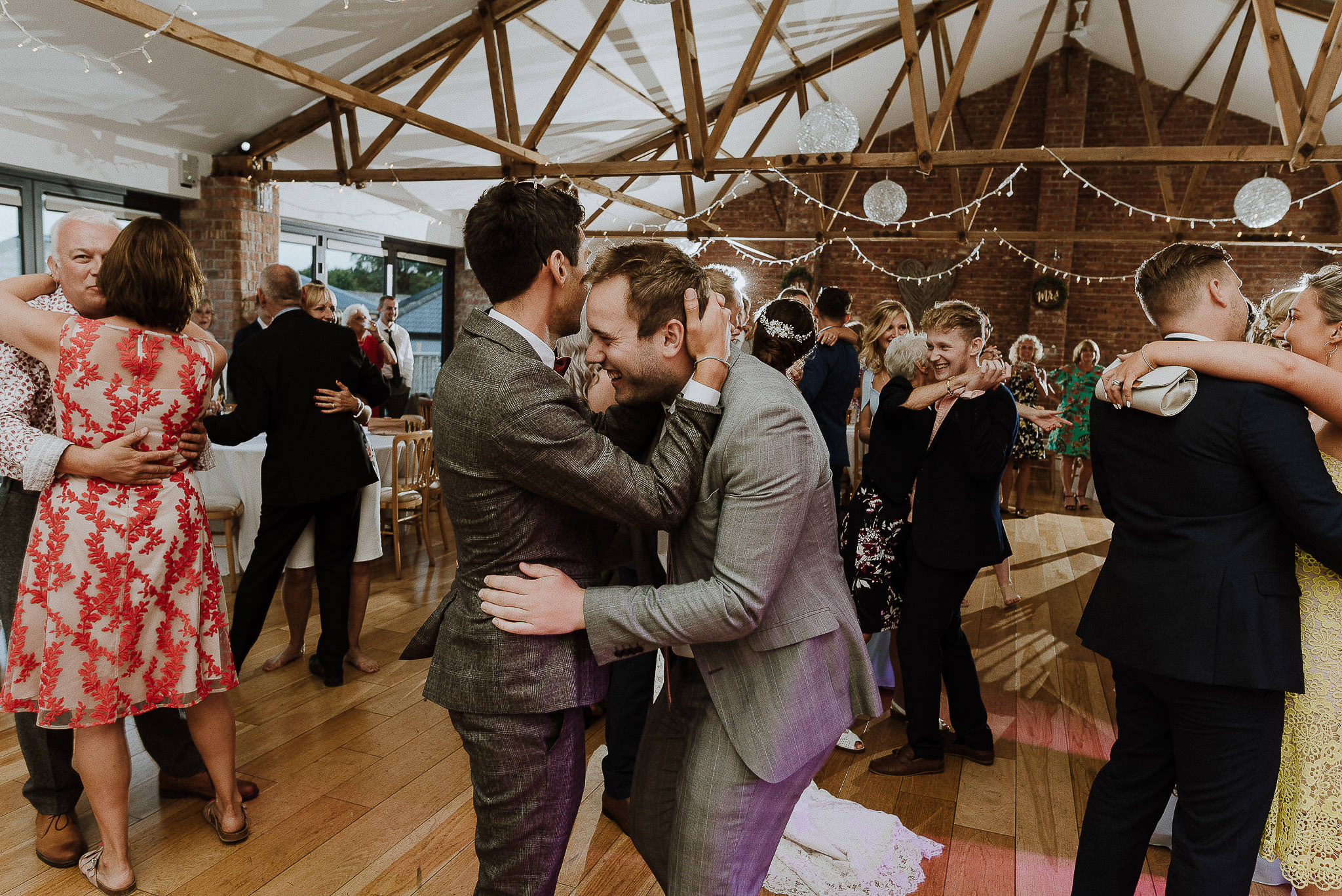 WEDDING-PHOTOGRAPHER-CORNWALL-DEVON-THE-GREEN-184.jpg