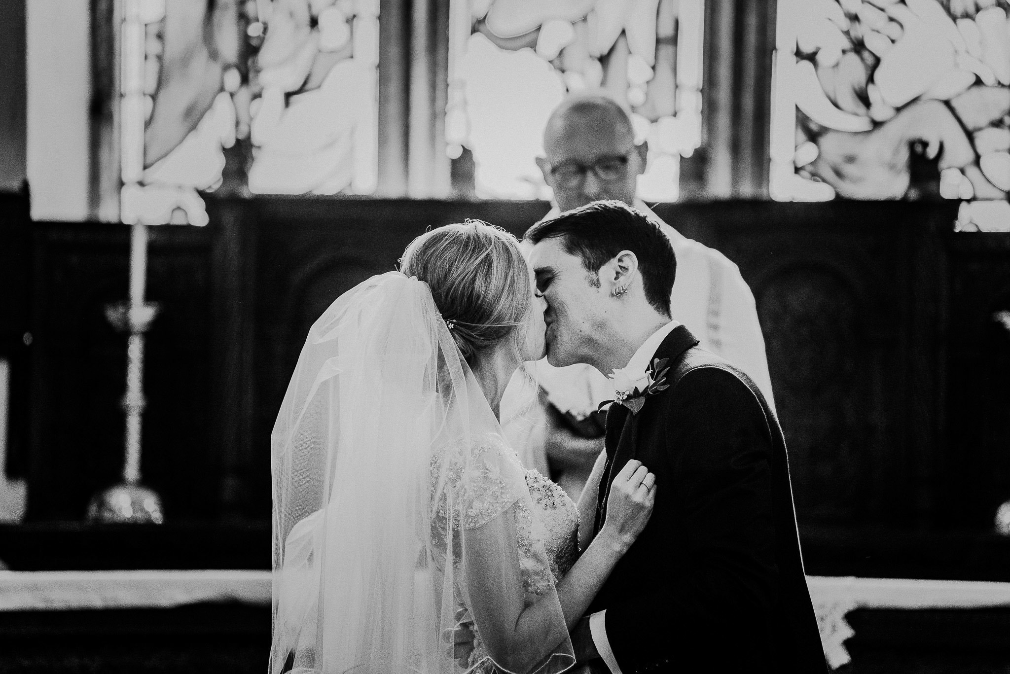 CORNWALL-WEDDING-PHOTOGRAPHER-DEVON-143.jpg