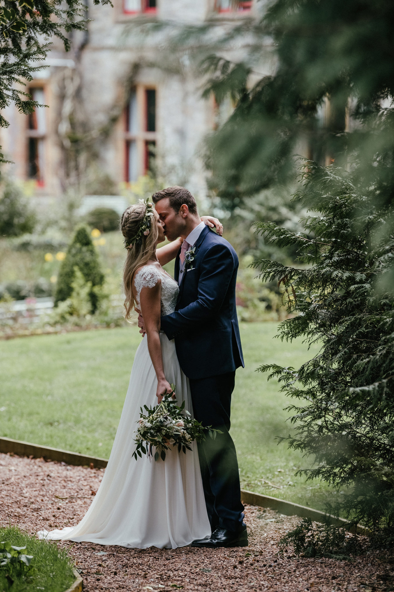 HUNTSHAM-COURT-WEDDING-PHOTOGRAPHER-DEVON-CORNWALL-17.jpg