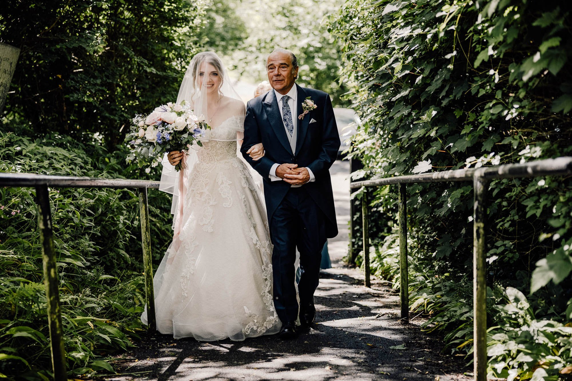 BEST-WEDDING-PHOTOGRAPHER-CORNWALL-25.jpg