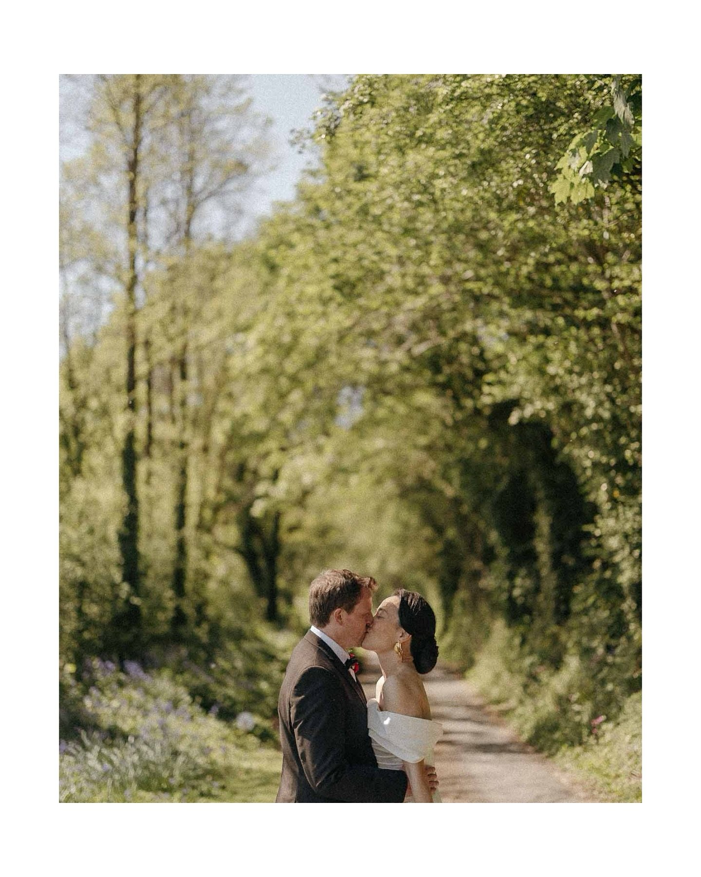 A collection of frames and moments from HS/J at @pengennamanorweddings a glorious day with glorious people.

#cornwallweddingphotographer #cornwallwedding #ukweddingphotographer #destinationwedding #destinationweddingphotographer