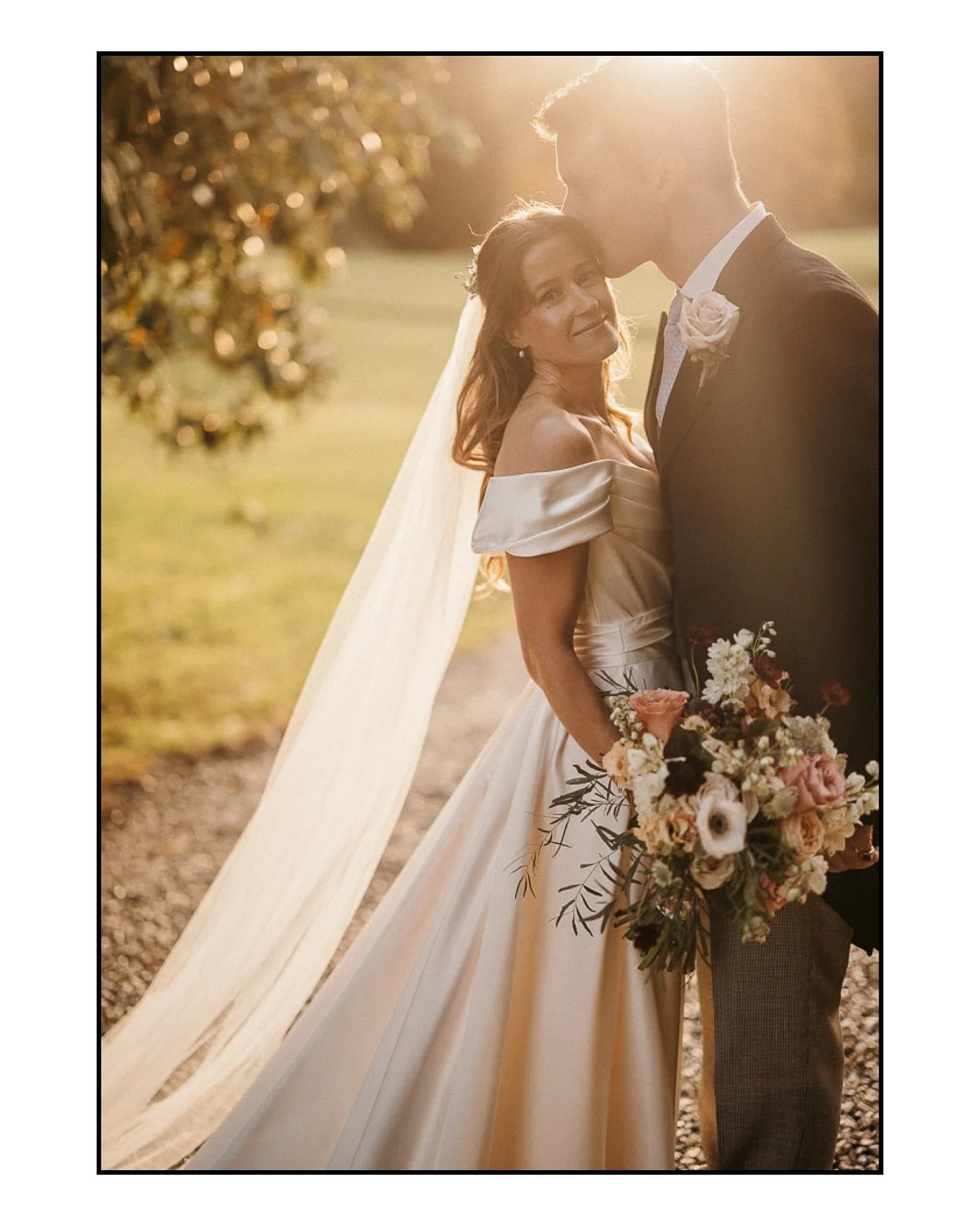 My penultimate wedding of the year, a gorgeous day back at @boconnocweddings with C/B it rained at times but the light shone when we needed it. 

Documentary photography at its best, observing and looking for those little and big moments amongst all 