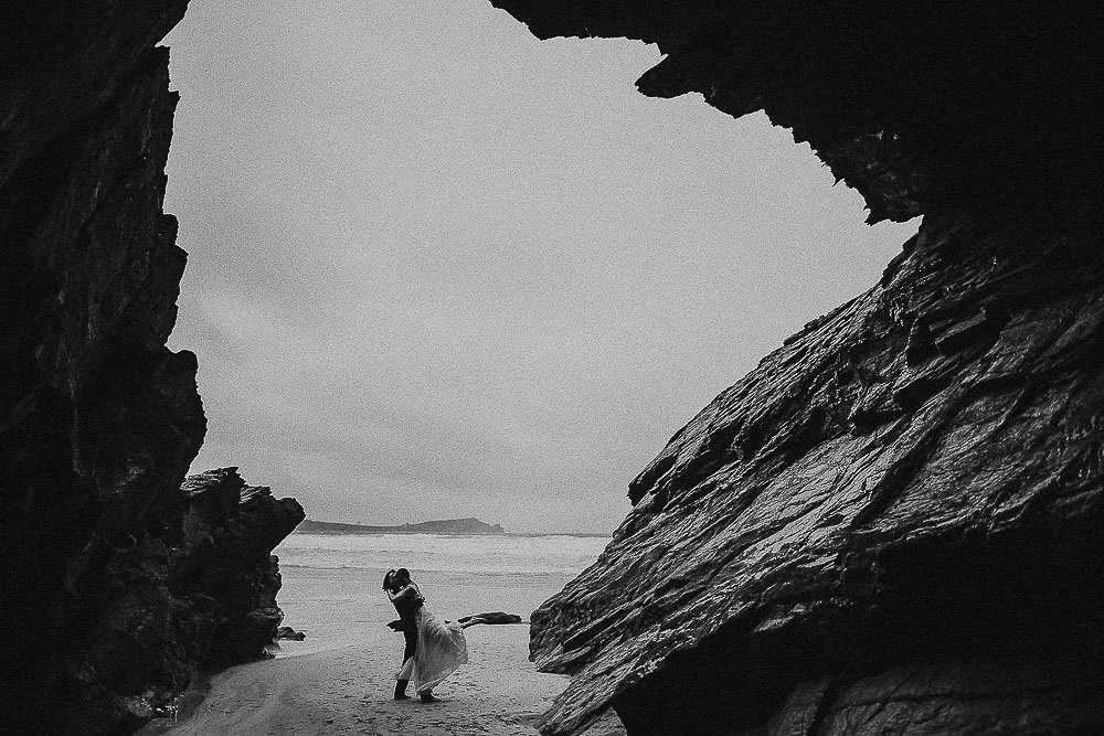 CORNWALL-WEDDING-PHOTOGRAPHER-105.jpg