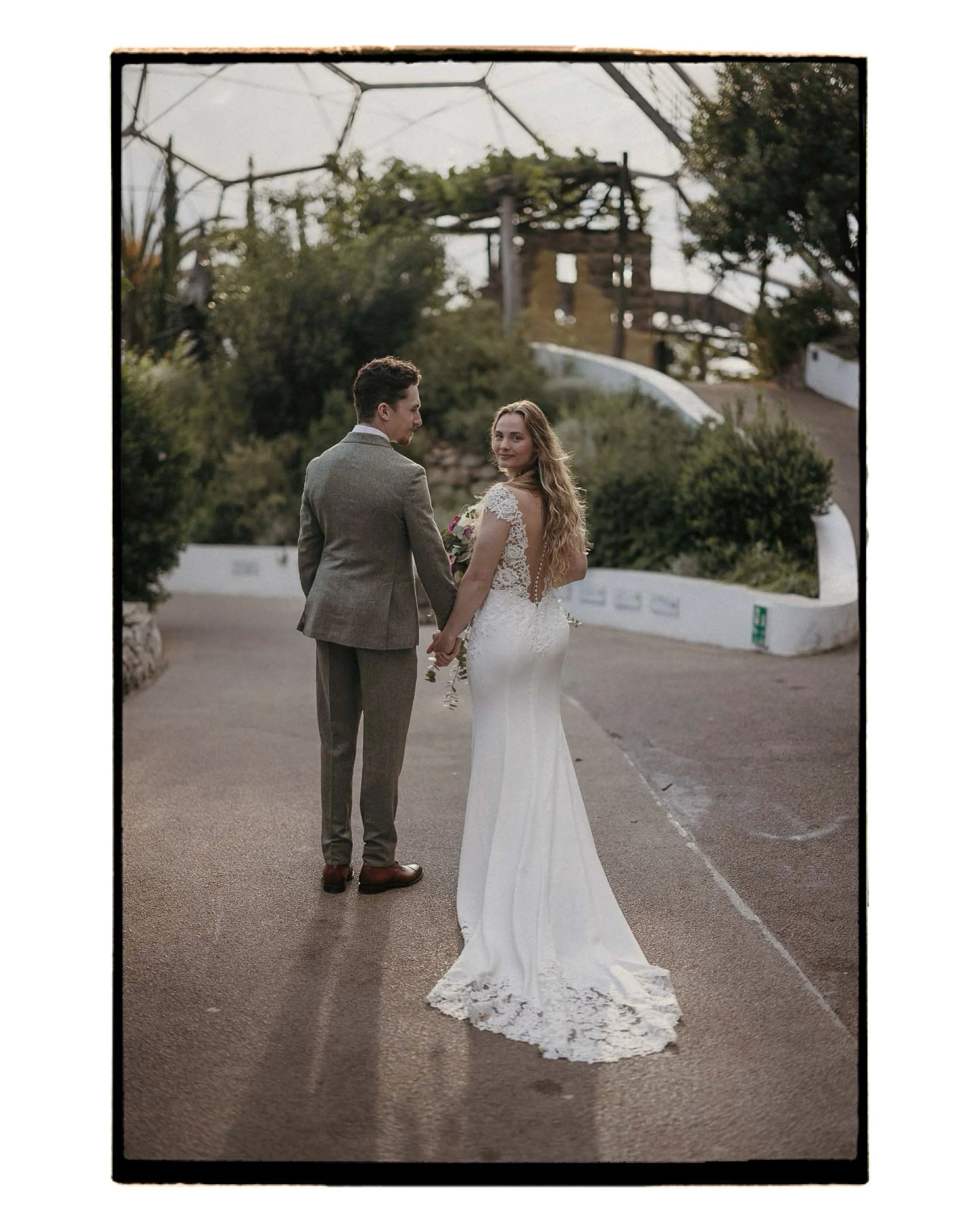 I/D last night in the peace and tranquility of the biomes at @edenvenuehire what a lovely moment to capture and witness their marriage. 

#edenwedding #cornwallweddingphotographer #documentaryweddingphotographer #editorialweddingphotographer