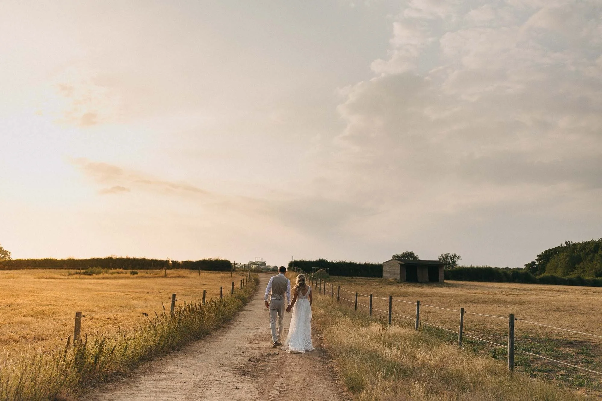 S + M and a little sunset walk.

#weddingphotographer #sunsetwedding
