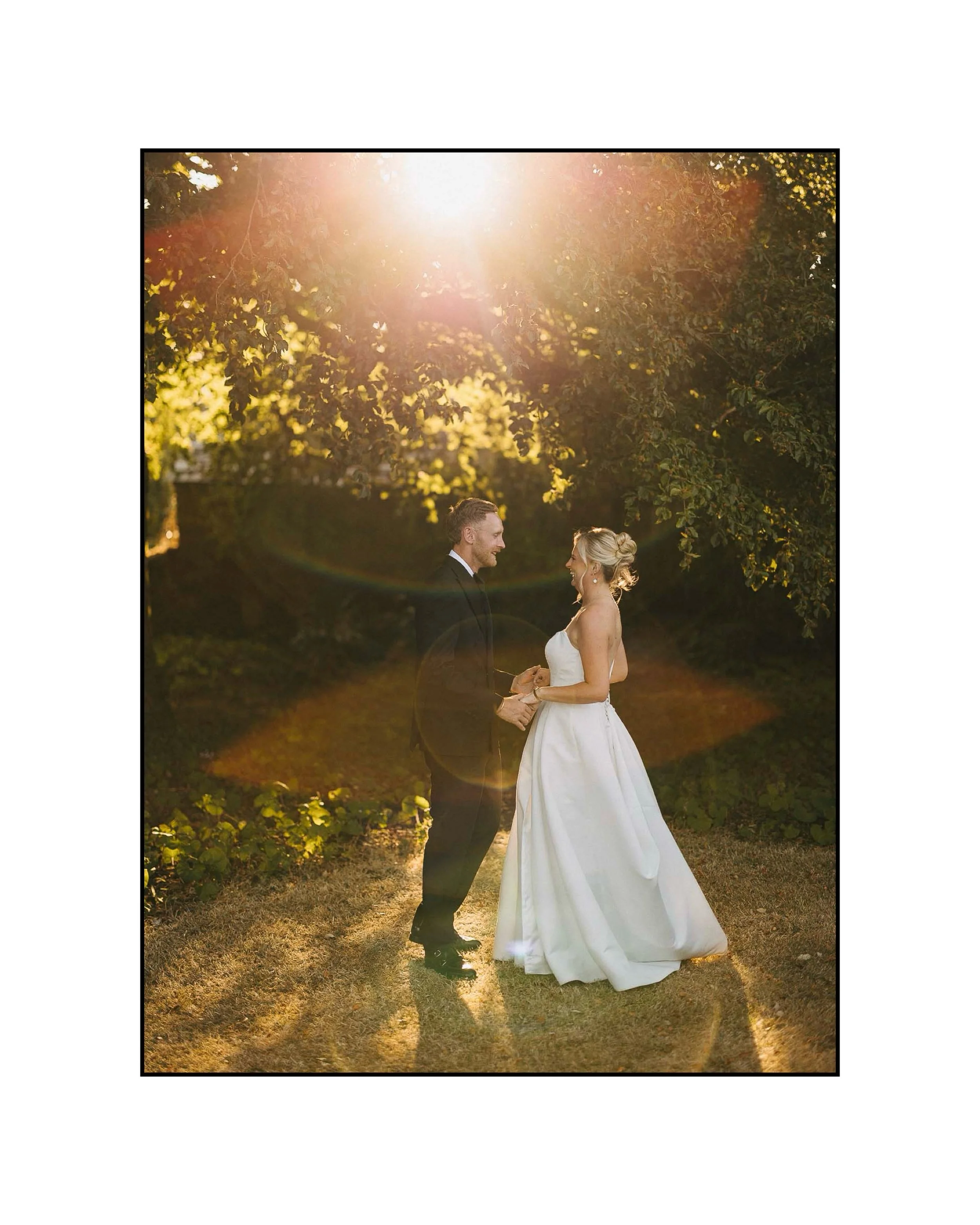 What a day, sun, fun, laughter and plenty of love for C/H at @launcells_barton yesterday.

#documentaryweddingphotographer #cornwallweddingphotographer