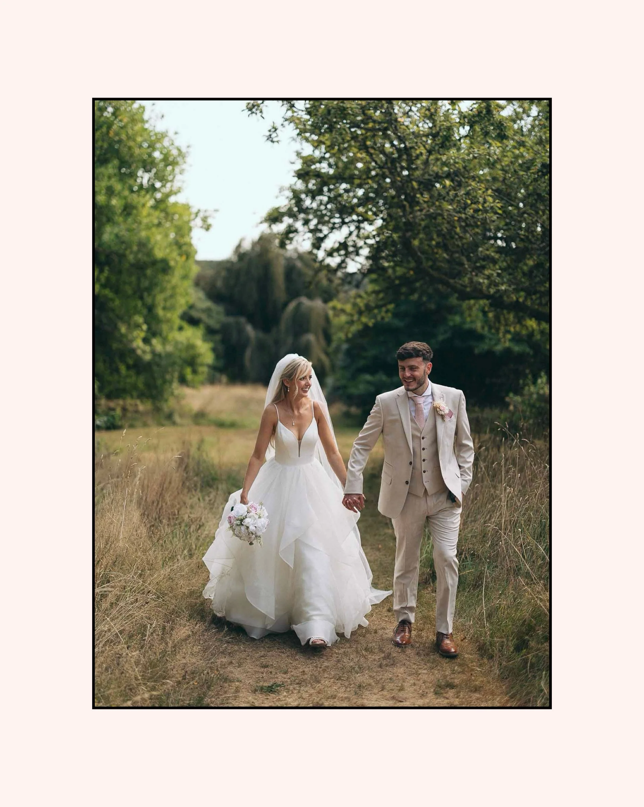 It was my last trip of the year to one of my favourite venues @boconnocweddings yesterday. It didn&rsquo;t disappoint. Thanks so much L/B for having me along for the day. 

#cornishwedding #cornwallwedding #cornwallweddingphotographer #boconnocweddin