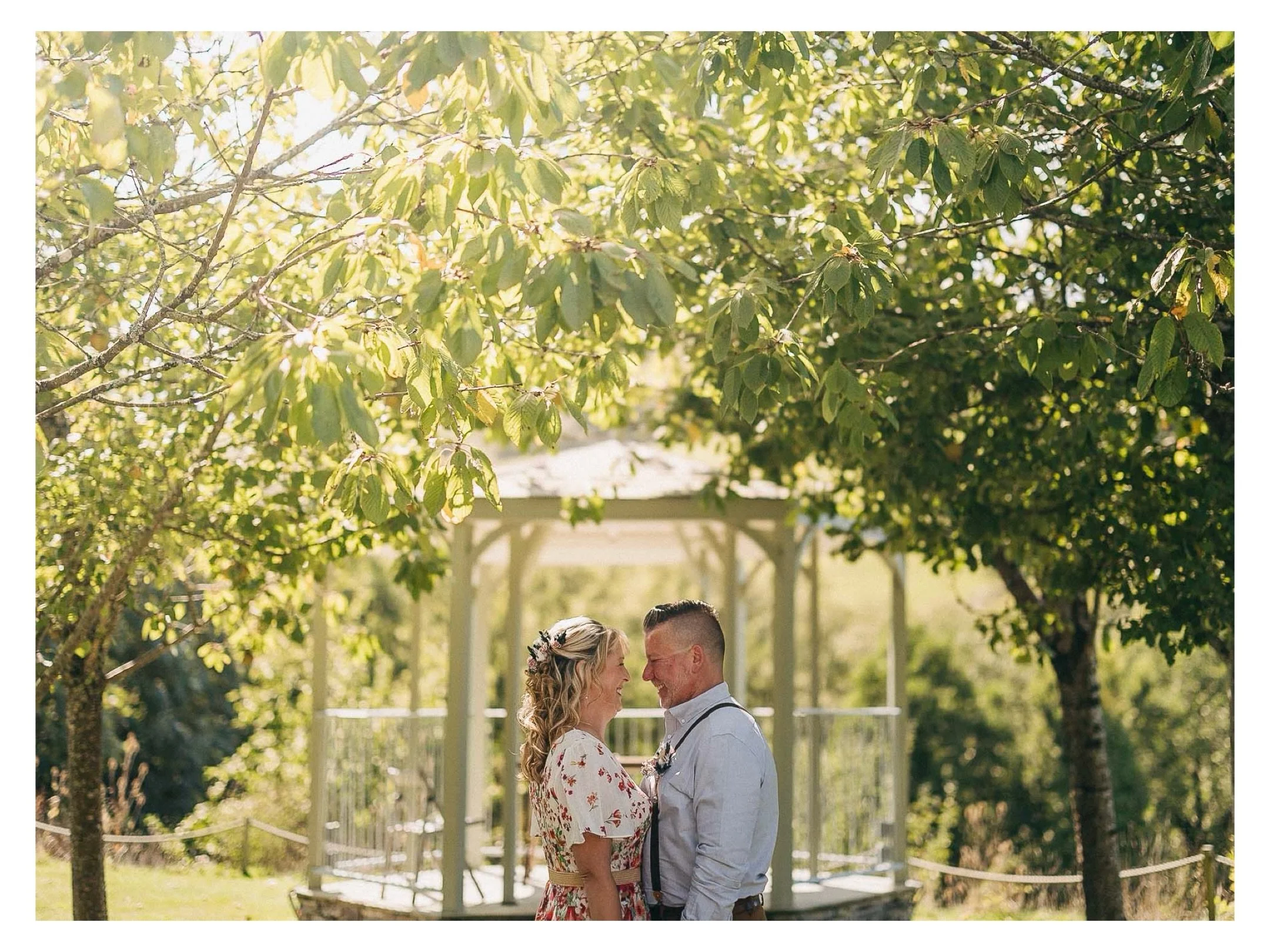 L/D and quiet moment together, just the two of them at @pengennamanorweddings last week. 

#cornwallwedding #cornwallweddingphotographer
