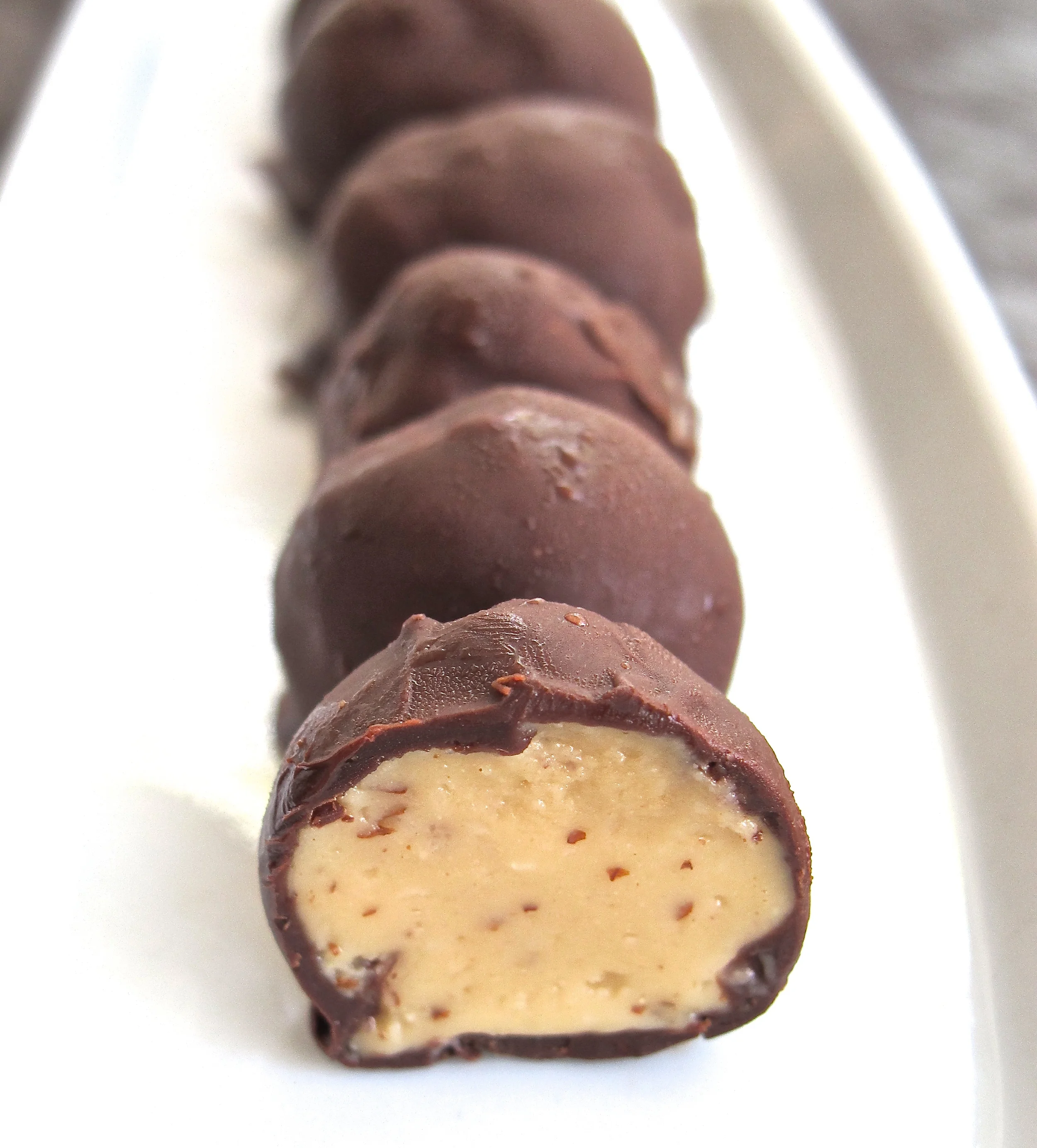 Healthy Chocolate Peanut Butter Balls {Paleo, Gluten Free, Dairy Free}