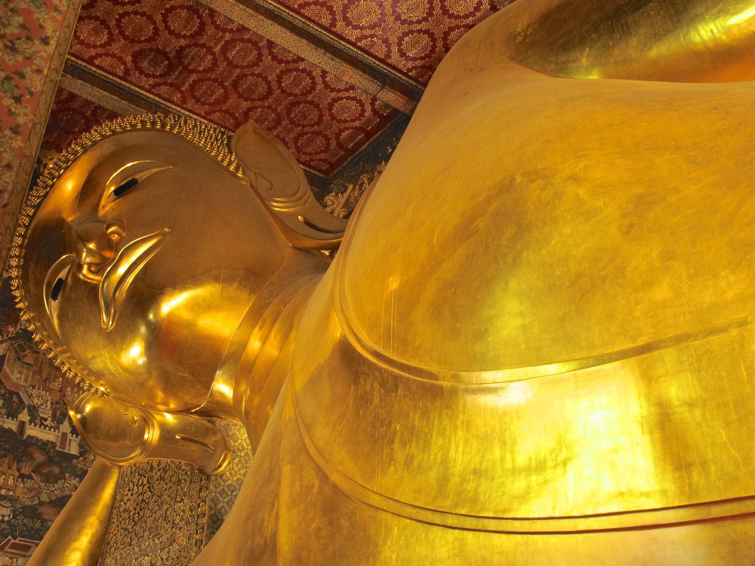 Reclining Buddha, Bangkok, Thailand.JPG