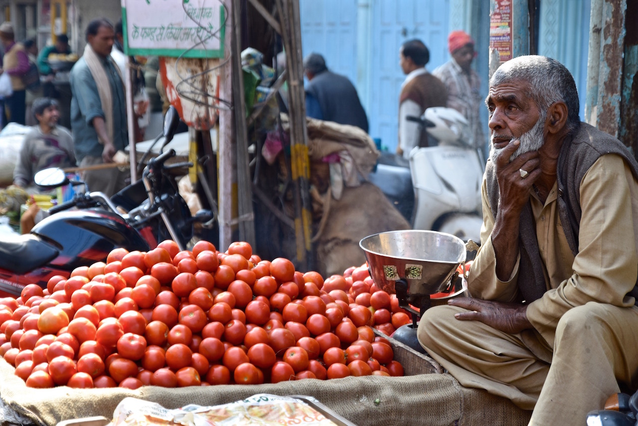 Delhi market tomatoes