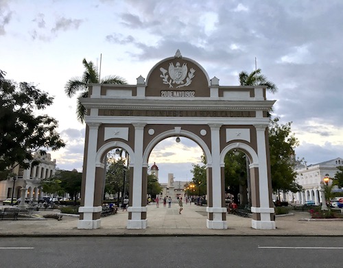 Cienfuegos square Cuba.jpg
