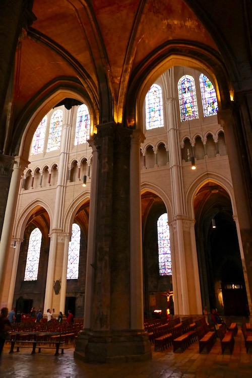 Chartres Cathedral Notre Dame arches.jpg