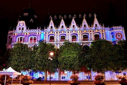 Chartres light show France.jpg