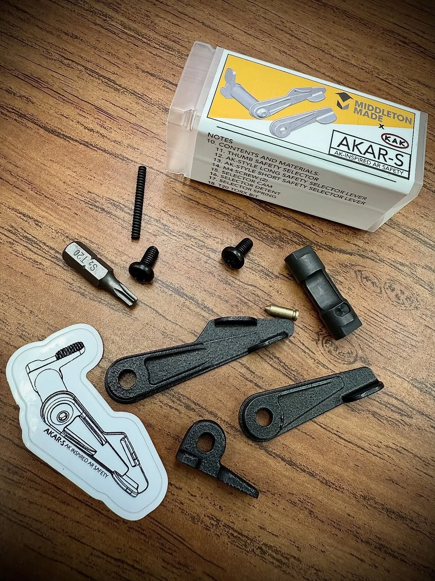 Ahhhh yes, Im about to piss off of the AR15 purist crowd with the @middleton_made AKAR-safety from @kak_industry #xdman #ak47 #ar15 #pewpew #2a #merica #pewprofessional #freedom #staytuned