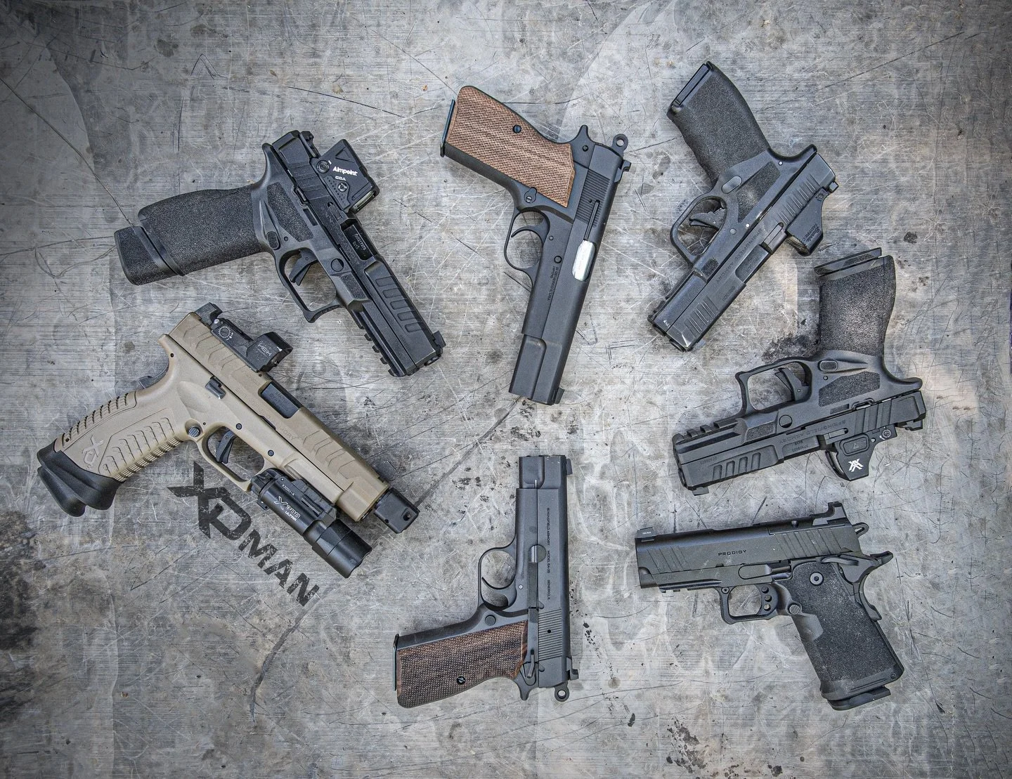 The gang meeting the newest member of the pack, the @springfieldarmoryinc SA-35 4inch #defendyourlegacy #pewpew #2a #guns #pistol