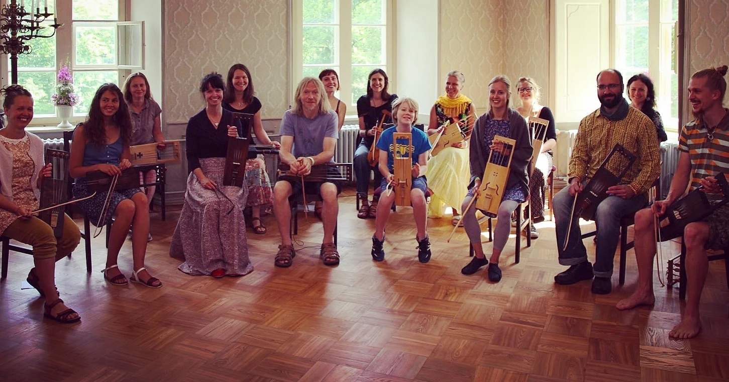 Bowed harp camp in Hiiumaa photo by Matthias Bartosik
