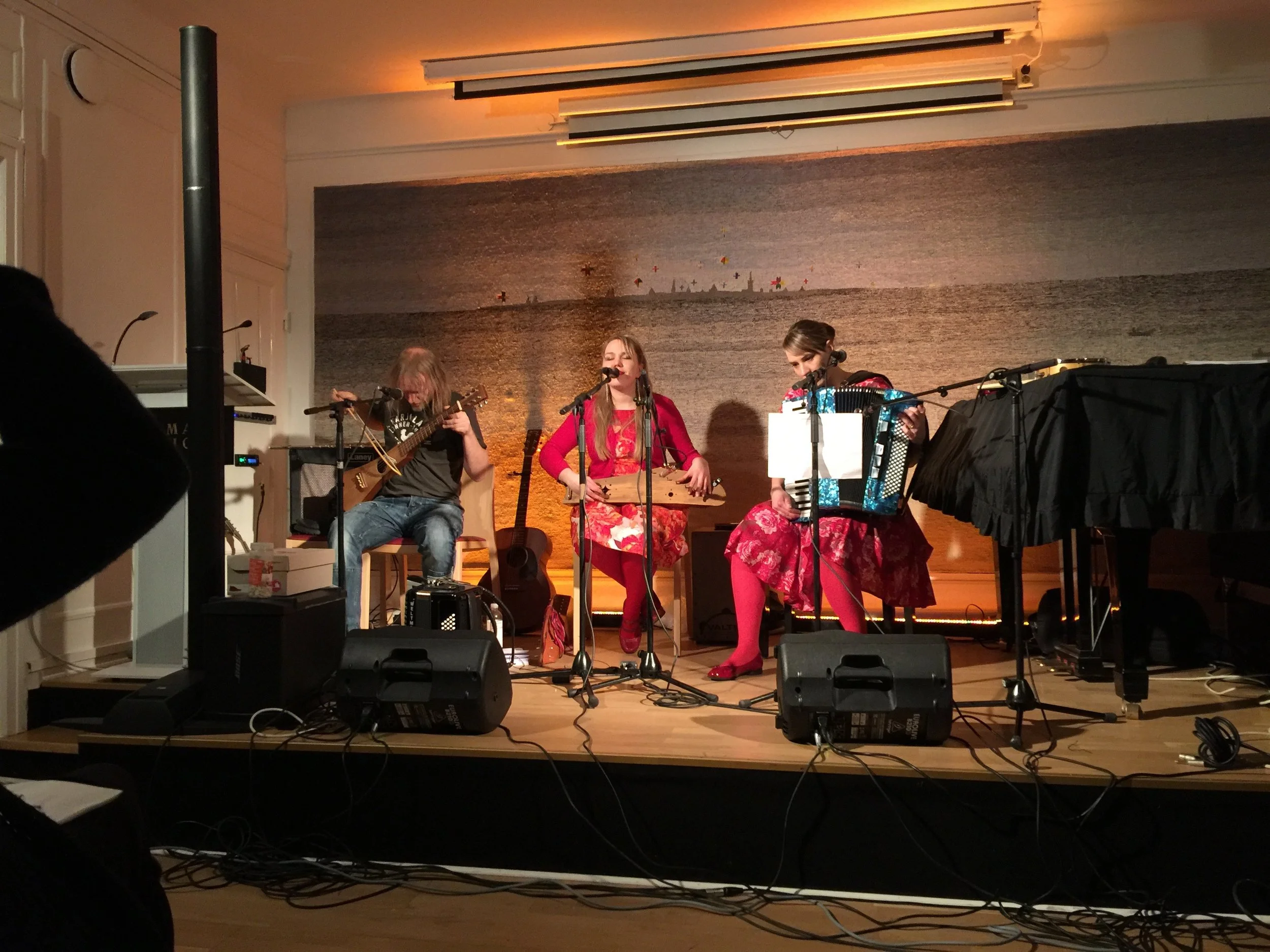 Upa-upa on the stage in Stockholm.
