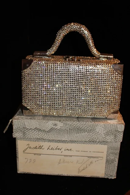 2013113011ClothingTextilesAccessories01JudithLeiberPurse.jpg