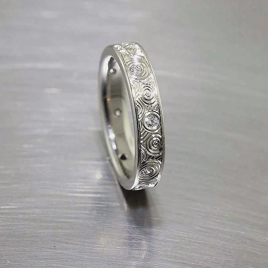 Style #21110082: Exquisite White Gold Band w/ Diamonds & Swirling Hand-Engraved "Starry Night" Motif