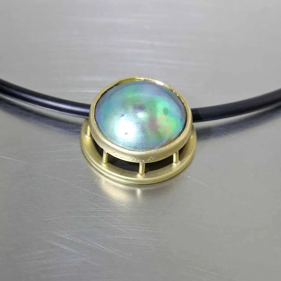 STYLE #24510235: BEZEL-SET ABALONE PEARL PENDANT