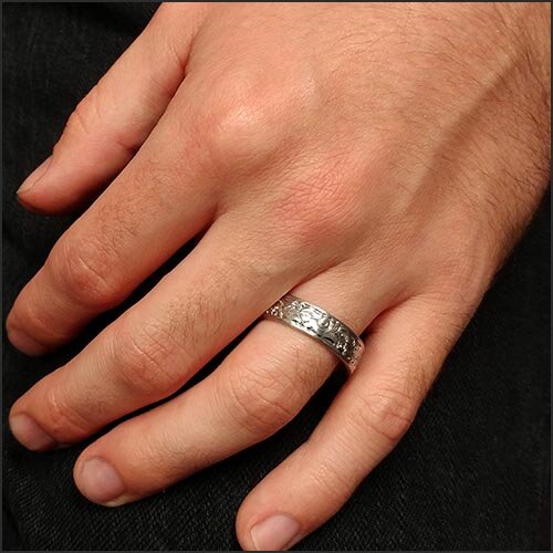 compleet Ongedaan maken landelijk Style #21010174 Hand Engraved Men's Band Platinum — Jewelsmith