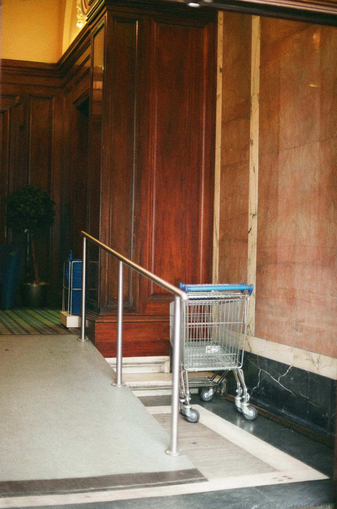 Edinburgh, Scotland Nikon FM2 + Lomography F²/400 