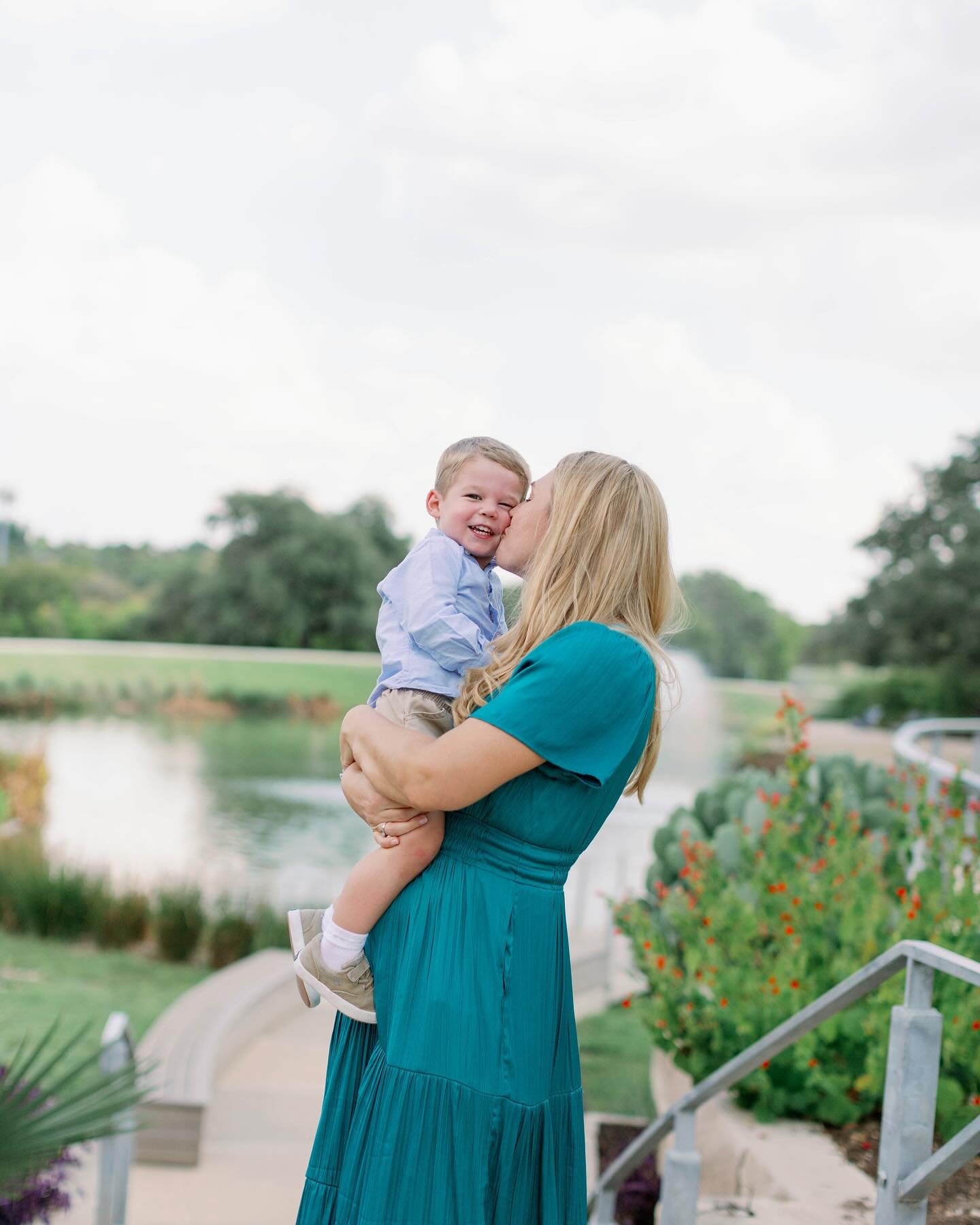 I love these photos of cute Drew and fam! 

Just one spot left for this Sunday&rsquo;s mini sessions at the grove park! Someone grab it!