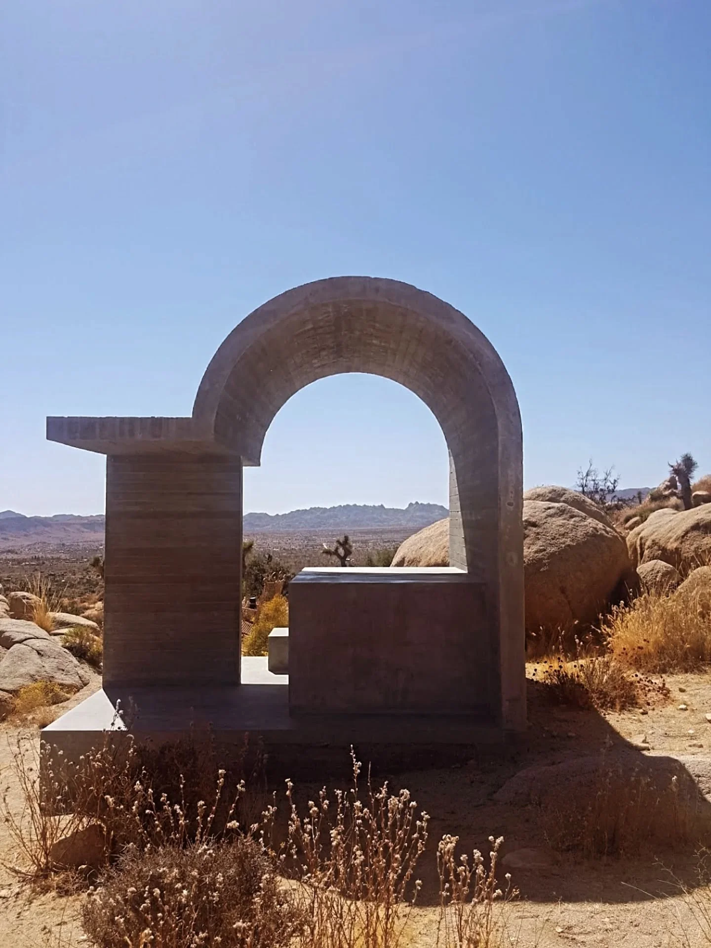 FALL EQUINOX 
Monday, September 22, 2025 11:19am PST

At the meeting point of three seasons, #ArataIsozaki Fall/Spring bedroom hovers, both literally and conceptually, between enclosure and openness, between heaven and earth. The floor folds into a w