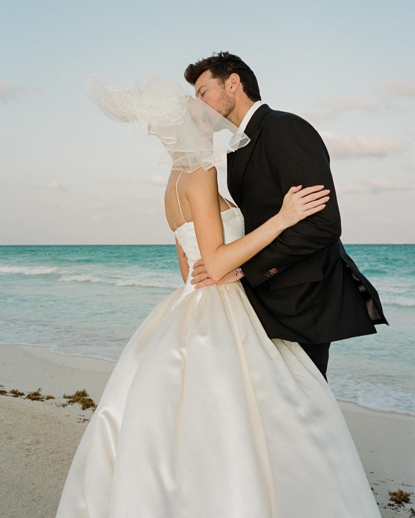 The final part of @alexandracooper and Matt Kaplan&rsquo;s Riviera Maya wedding: The reception. So many beautiful elements of this evening, from the Alexander McQueen and Versace looks, to the sentimental toasts and a final dip in the ocean to end th