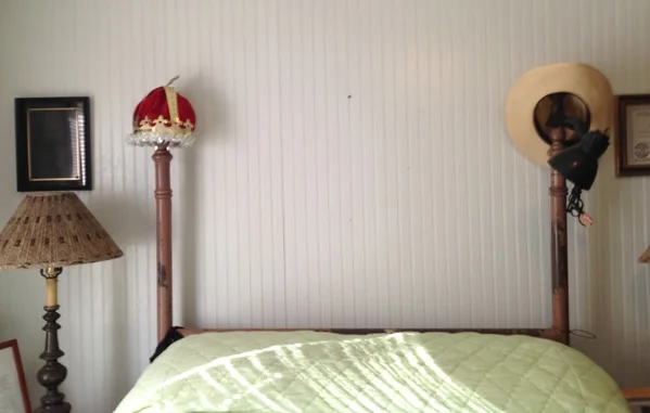 Simmons Bed frame and crown_4.jpg