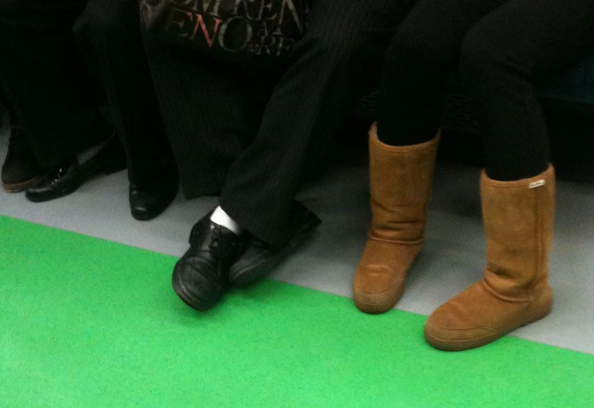 Why oh why do people still wear dark suits, black shoes and WHITE sports socks? www.presentinenglish.com Sent from my iPhone