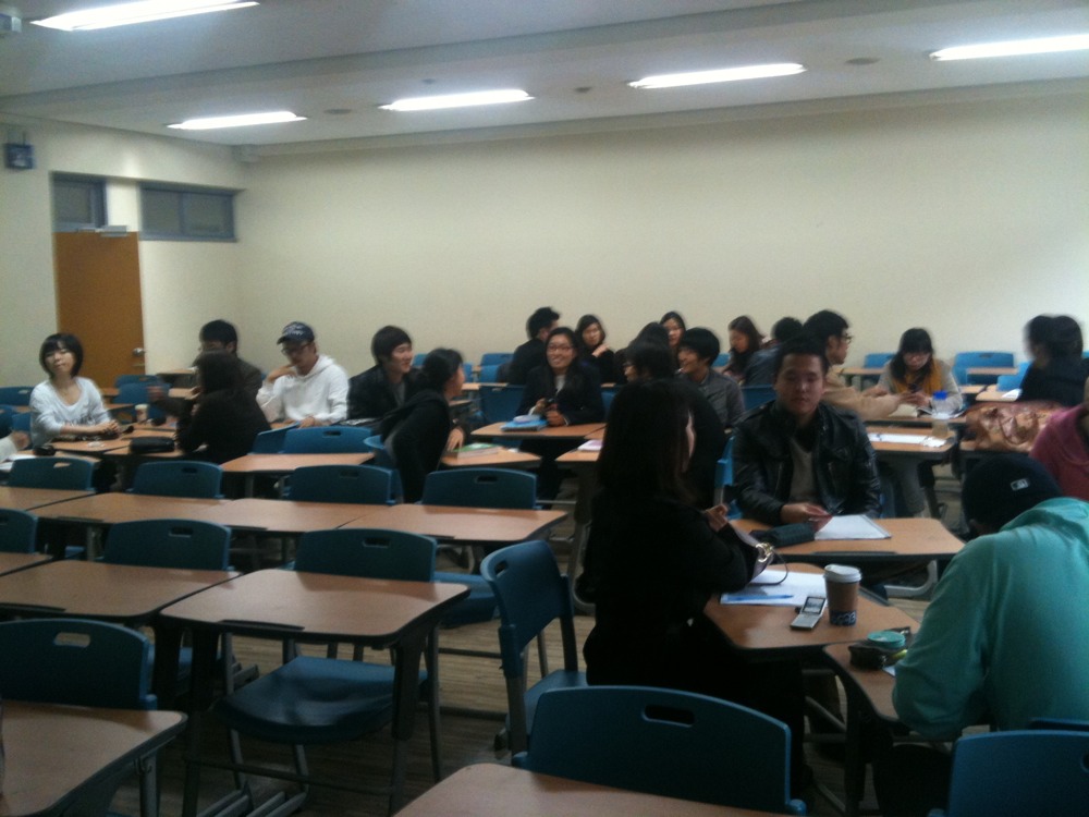 Did my Present in English course at Kukmin University this afternoon. The students were great - 40 of them.