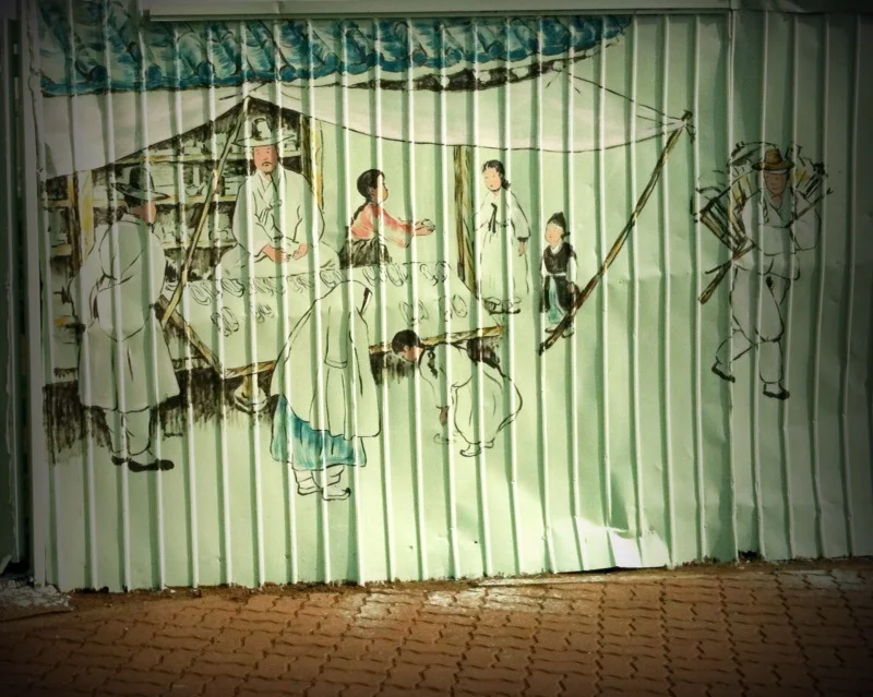 It is very rare to see graffiti in Korea, but this was just amazingly artistic. Image taken outside Lotte Department Store in Jamsil. Sent from my iPhone