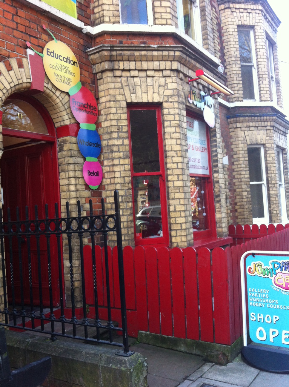 The World of Kitsch Visits Jumping Clay