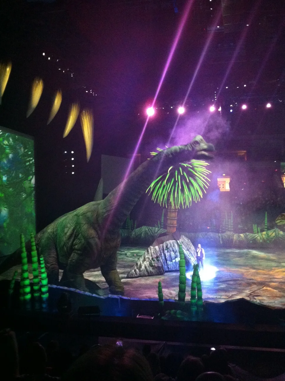 Walking With Dinosaurs. Incredible Show with 'Real Life' Dinos.