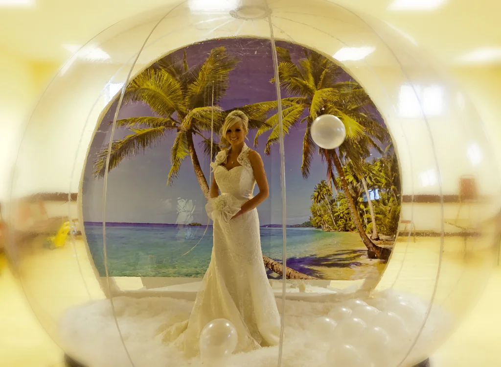 Giant Inflatable Snow Globes as part of Your Big Day? Come Along to This Sunday's Quirky Wedding Fair