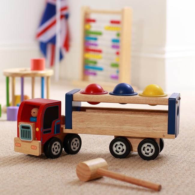 WIN Wooden London in a Bag from Handpicked Collection
