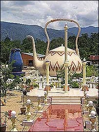 Giant Teapots of the World
