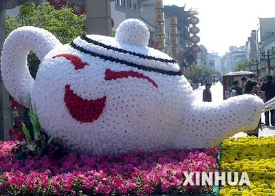 Giant Teapots of the World