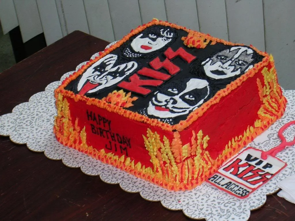 Party Food All Night Long & Everyday. Kiss Cakes!