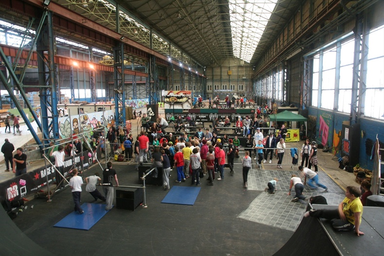 Crafty Belfast Relocates, Bigger & Better with the Set of Game of Thrones for a Neighbour