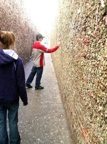 Bubblegum Alley, San Luis California