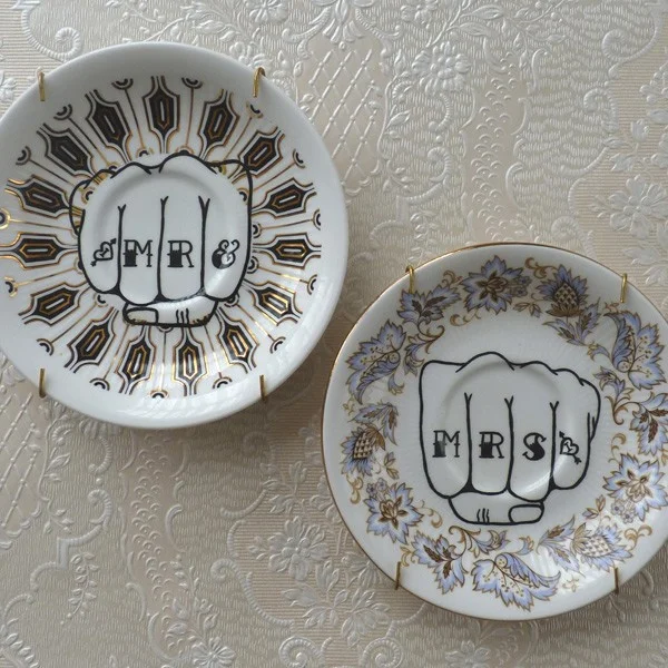 Knuckle Tattoo Crockery